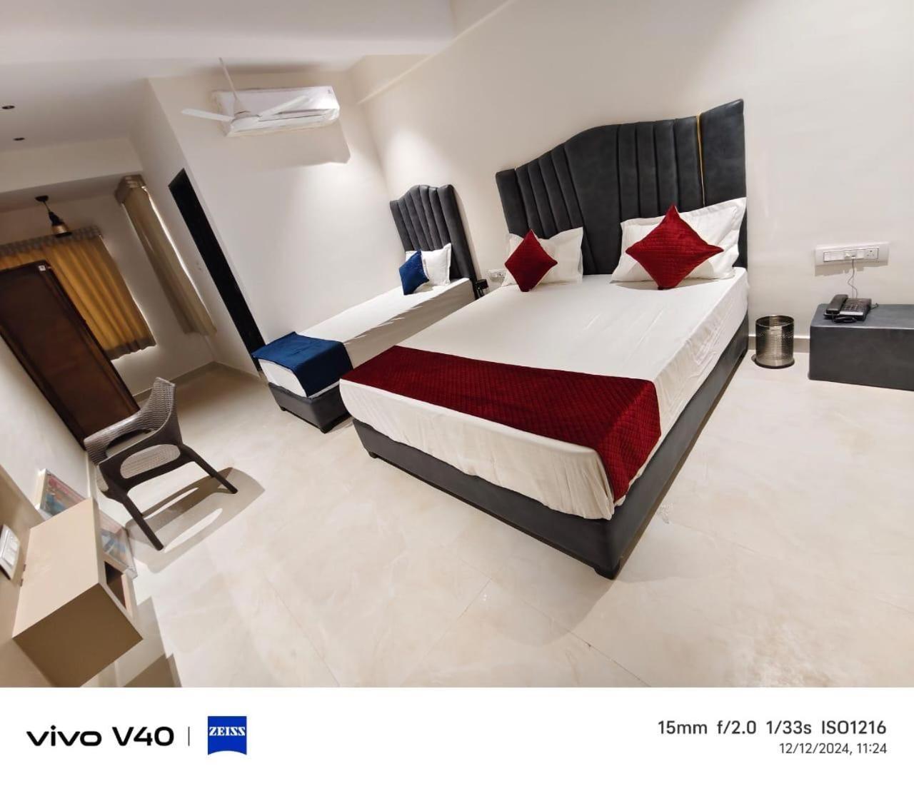 Hotel Royal Sky Morbi Экстерьер фото