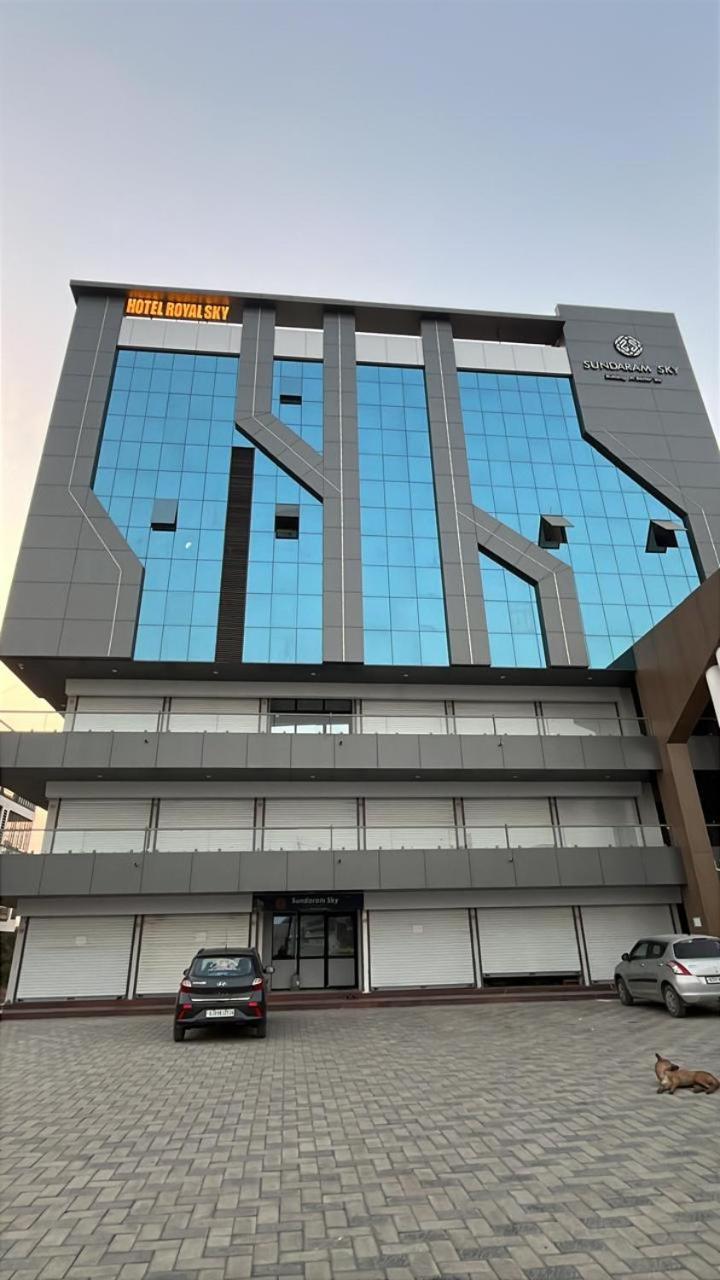 Hotel Royal Sky Morbi Экстерьер фото
