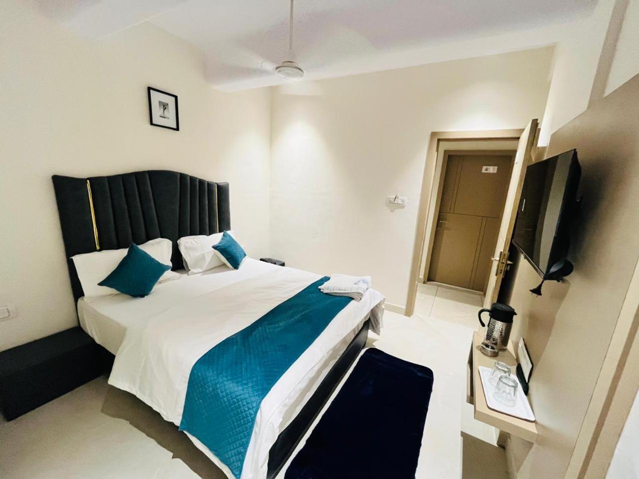 Hotel Royal Sky Morbi Экстерьер фото